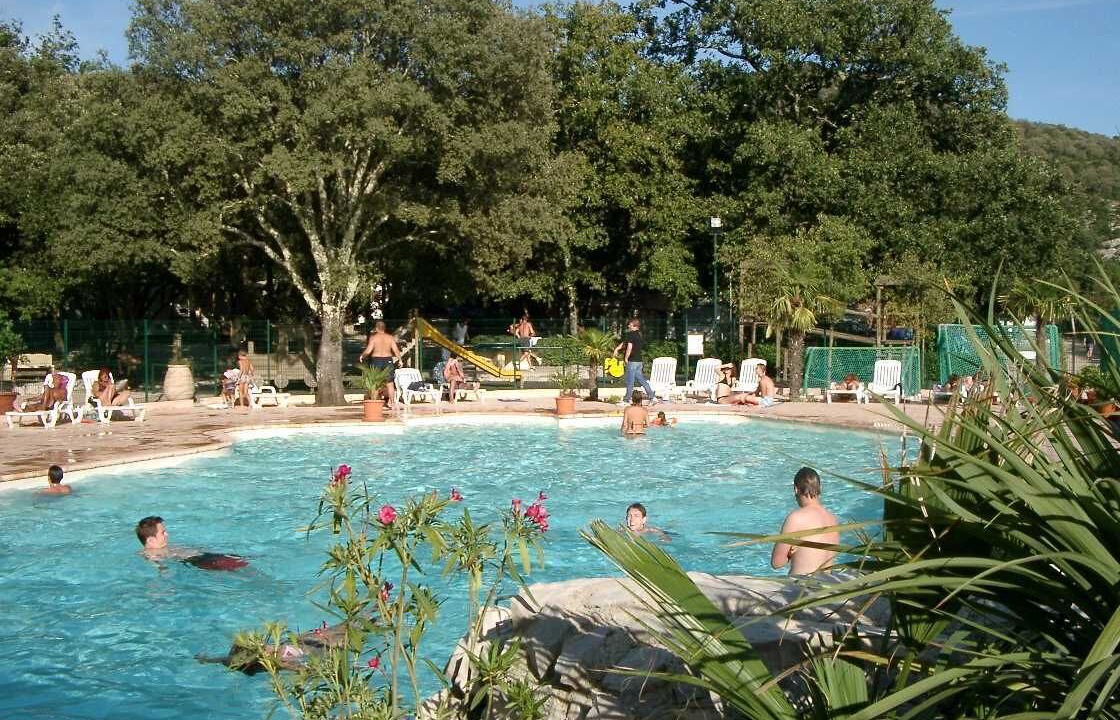Brissac House | Camping - Piscine - eehdhe