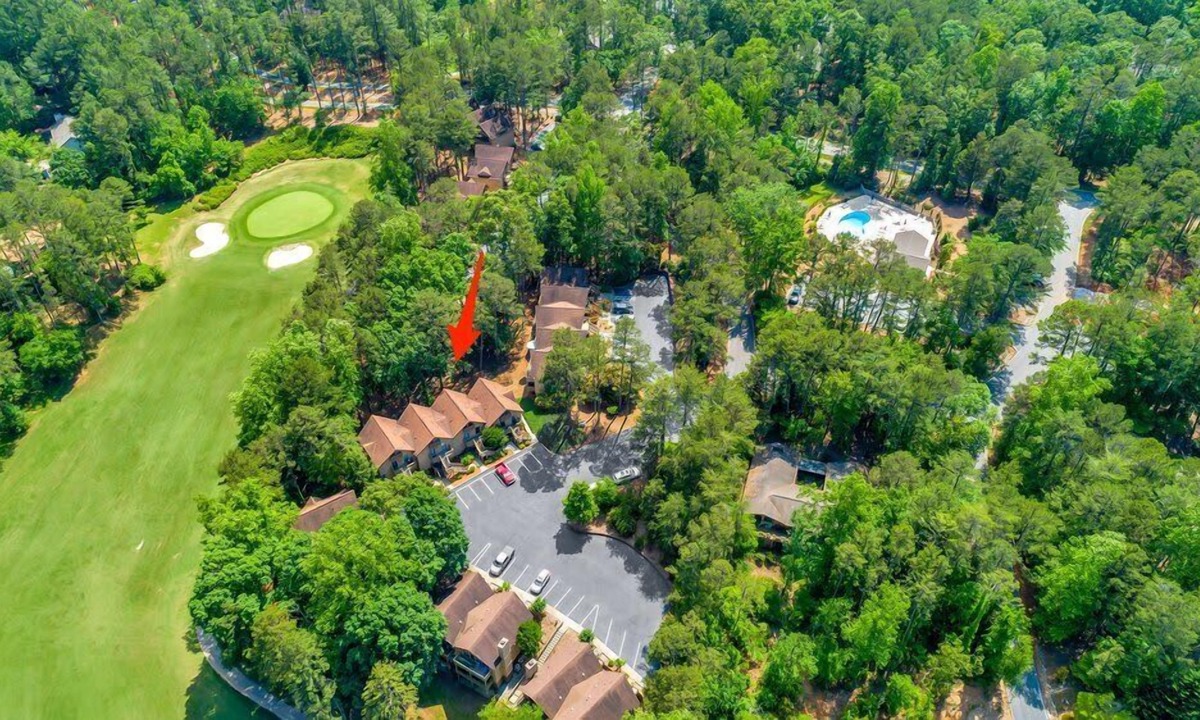 Salem Villa | 703 Captains Walk Sum