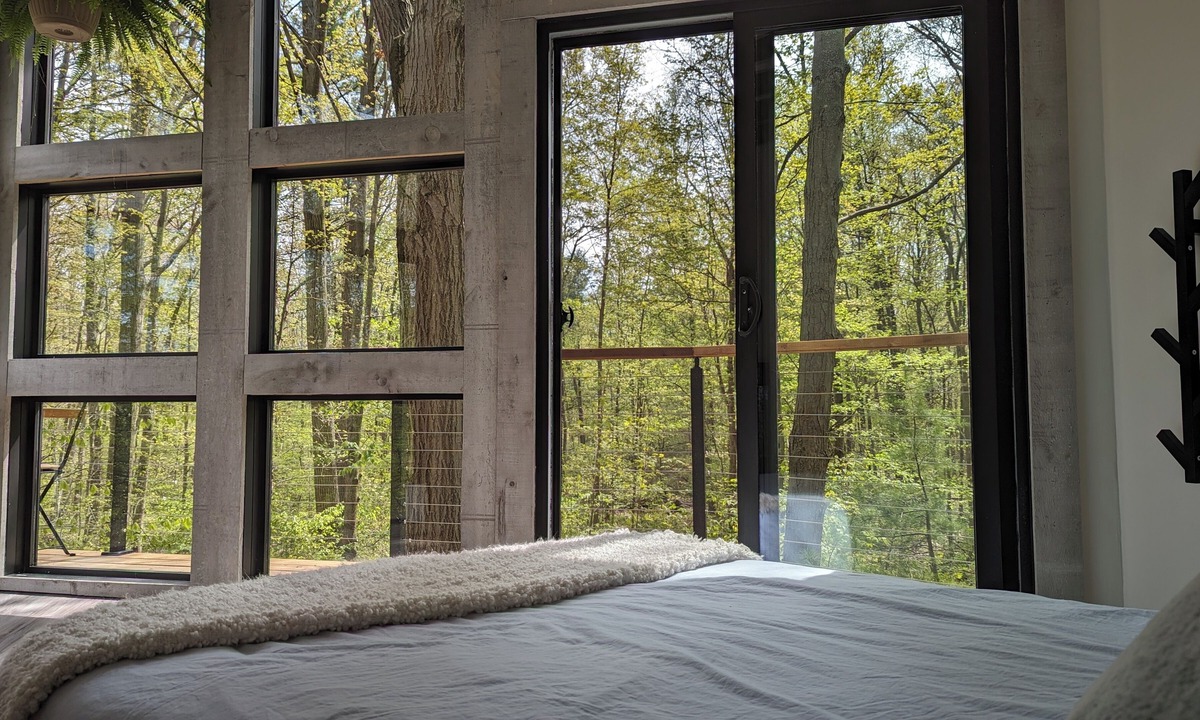 West Lincoln Cabin | Modern Cabin in the Woods