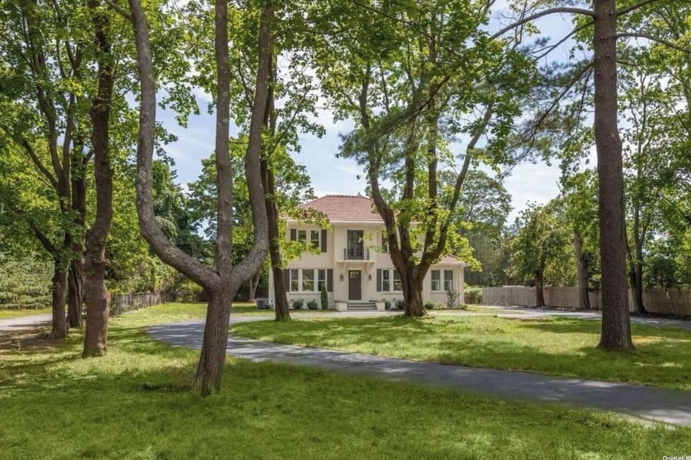 Center Moriches House | Family Friendly “Ocean Nest”