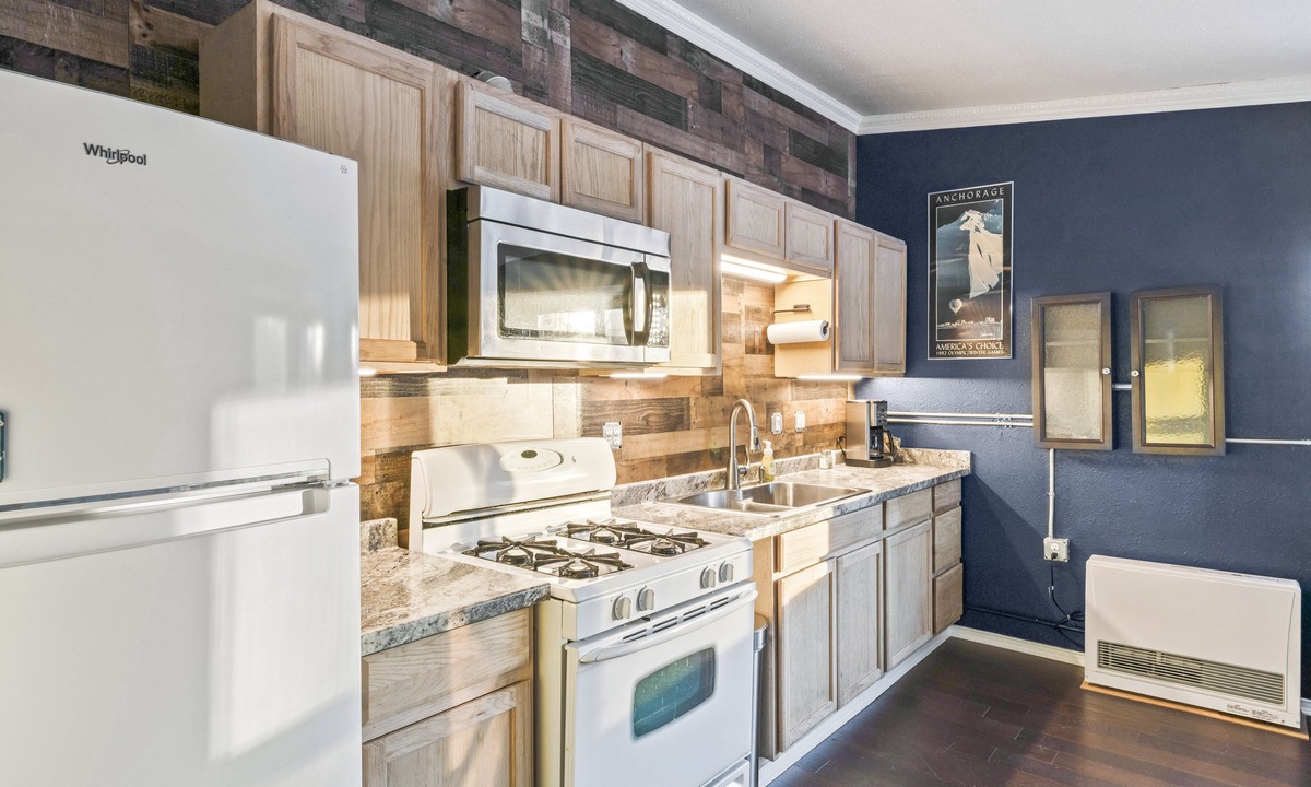 Palmer Apartment | Lazy Mountain Views!
