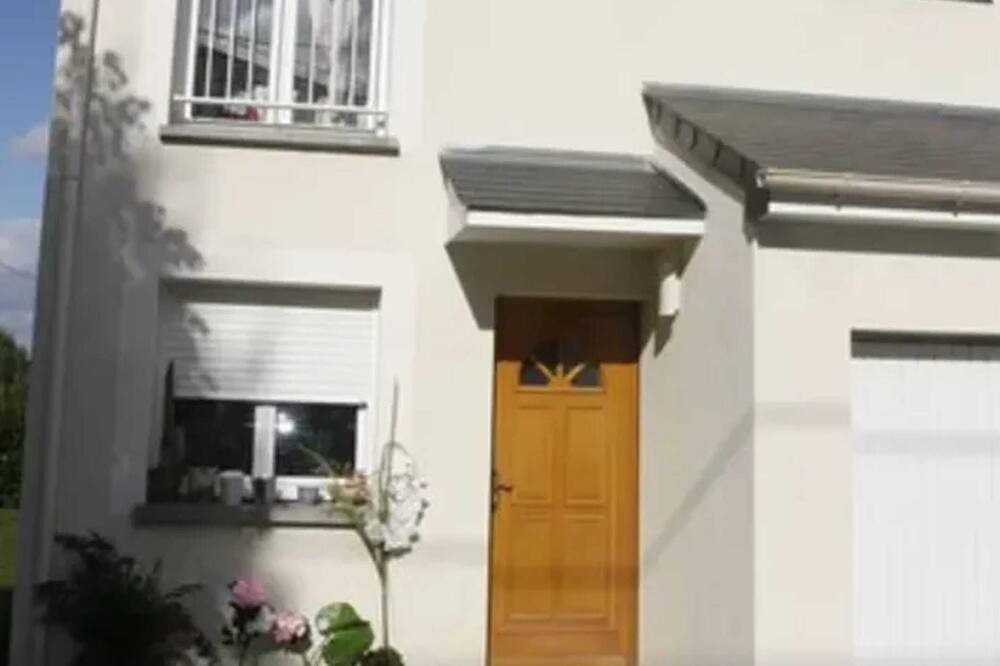 Nozay House | Homerez - Beautiful house for 2 ppl. with garden and terrace at Nozay