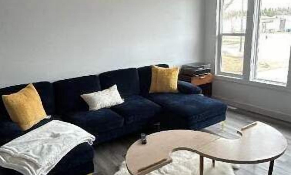 Thompson House | Riverside bungalow