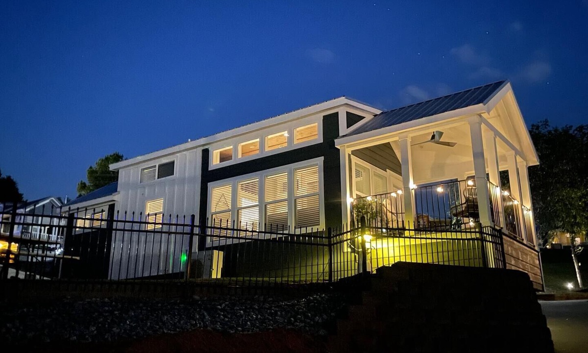 Sherrills Ford Cabin | C-71 Stay Awhile Tiny Home
