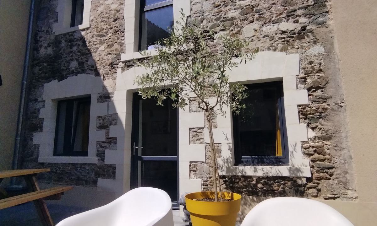 Varades Apartment | La Réserve - Jolie Petite Maison au Coeur de St Florent le Vieil
