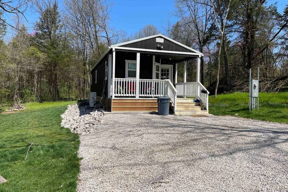 Cadet Cabin | Modern-Sheik Cabin in the Woods