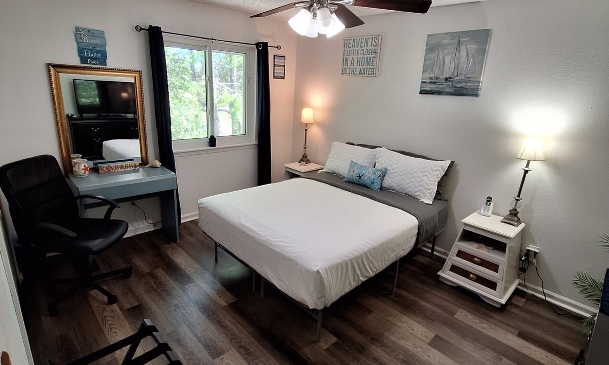 North Beach Condo | Beach Retreat in Atlantic Beach, FL