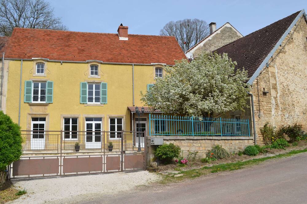 Bellenod-sur-Seine House | Vrbo Property