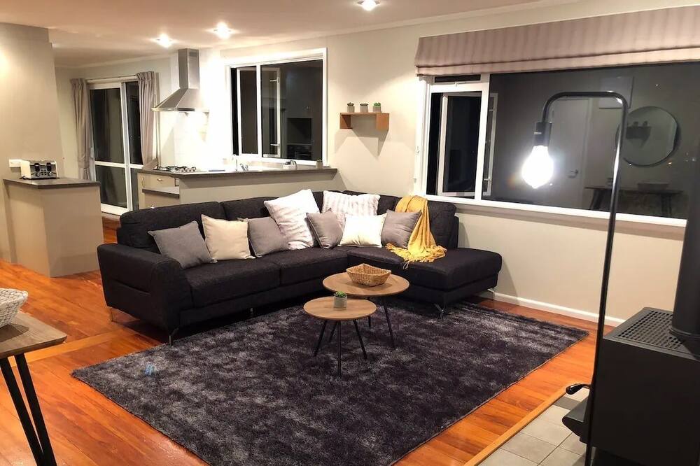 Oamaru House | The Sea View BnB