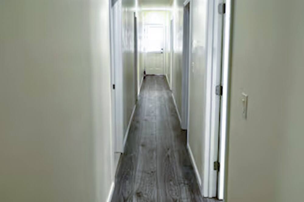 Jamaica Hills Apartment | 8459 Queens