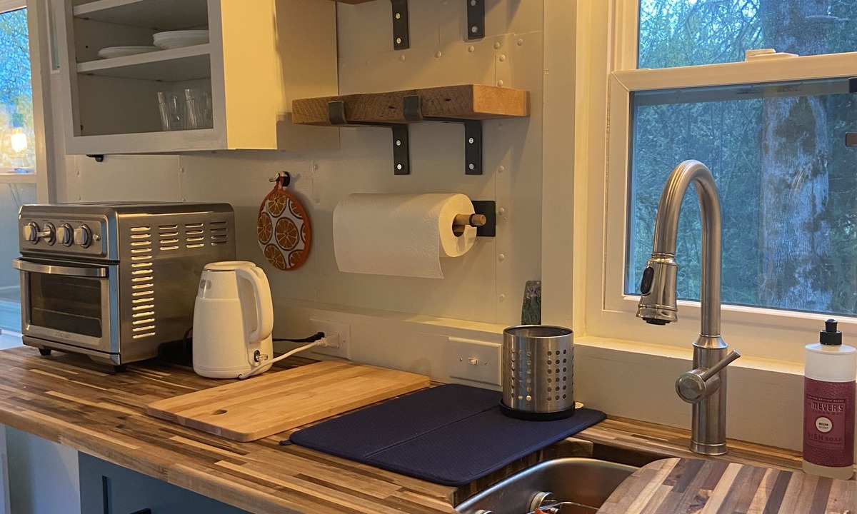 Cottage Grove Apartment | Lake house Tiny