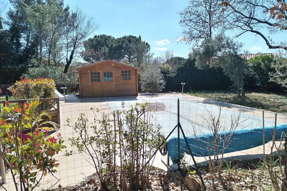 Saint-Maximin-la-Sainte-Baume Apartment | Studio Meublé Chez L'habitant Dans un Cadre Champêtre Avec Piscine