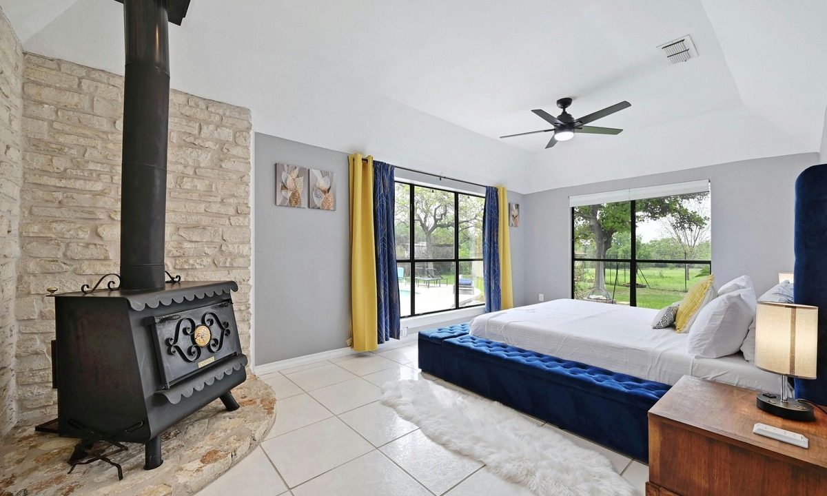 Manchaca House | Manchaca Home with Pool & Spa - Red Door Ranch!