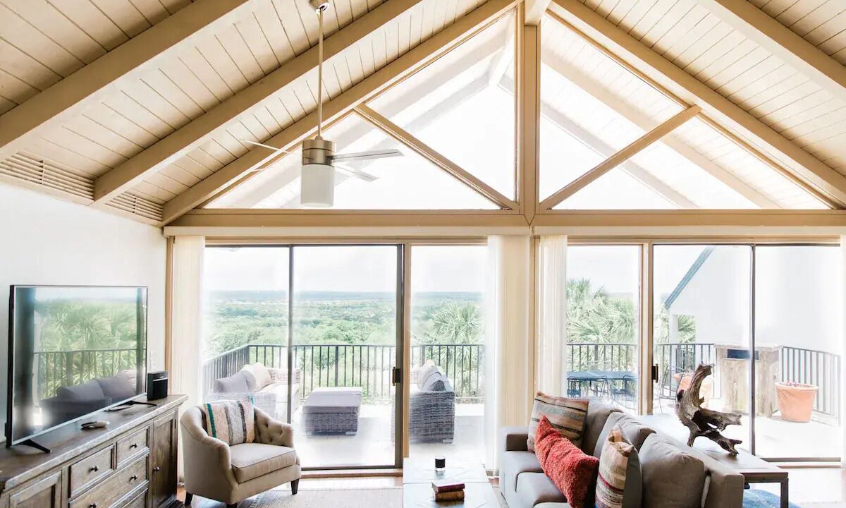 Castroville Apartment | Hillside Boutique Hotel - Luxury Suite, Multiple Beds