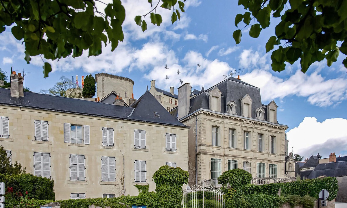 Crouzilles House | 2 bedroom accommodation in Crouzilles