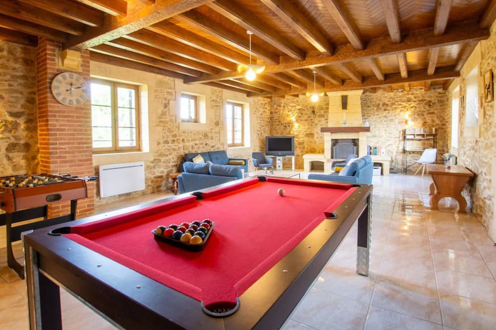 Eyzerac Cottage | Gite Eyzerac, 4 bedrooms, 8 persons