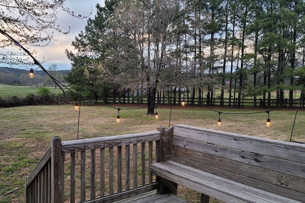 Quitman House | Eclipse by the lake or at this beautiful home with 3 acres.