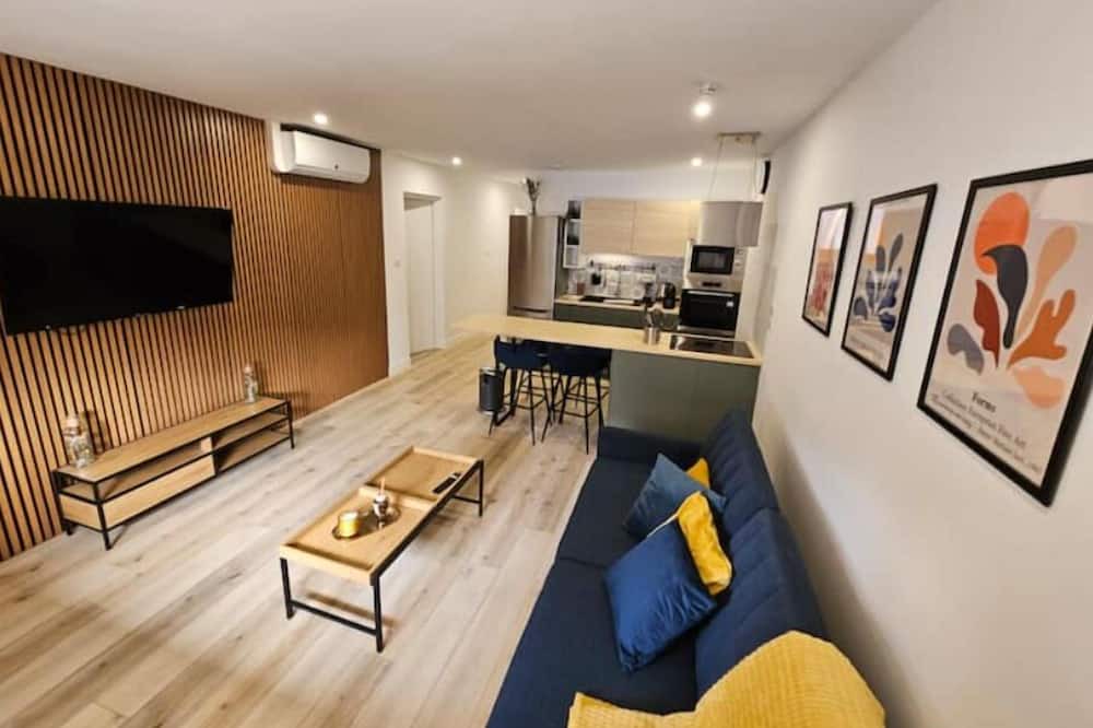 Saint-Priest Apartment | Le 14B RDC