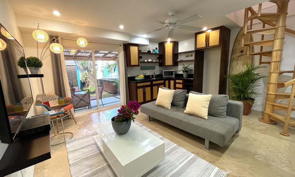 Waikiki Villa | Home away from home