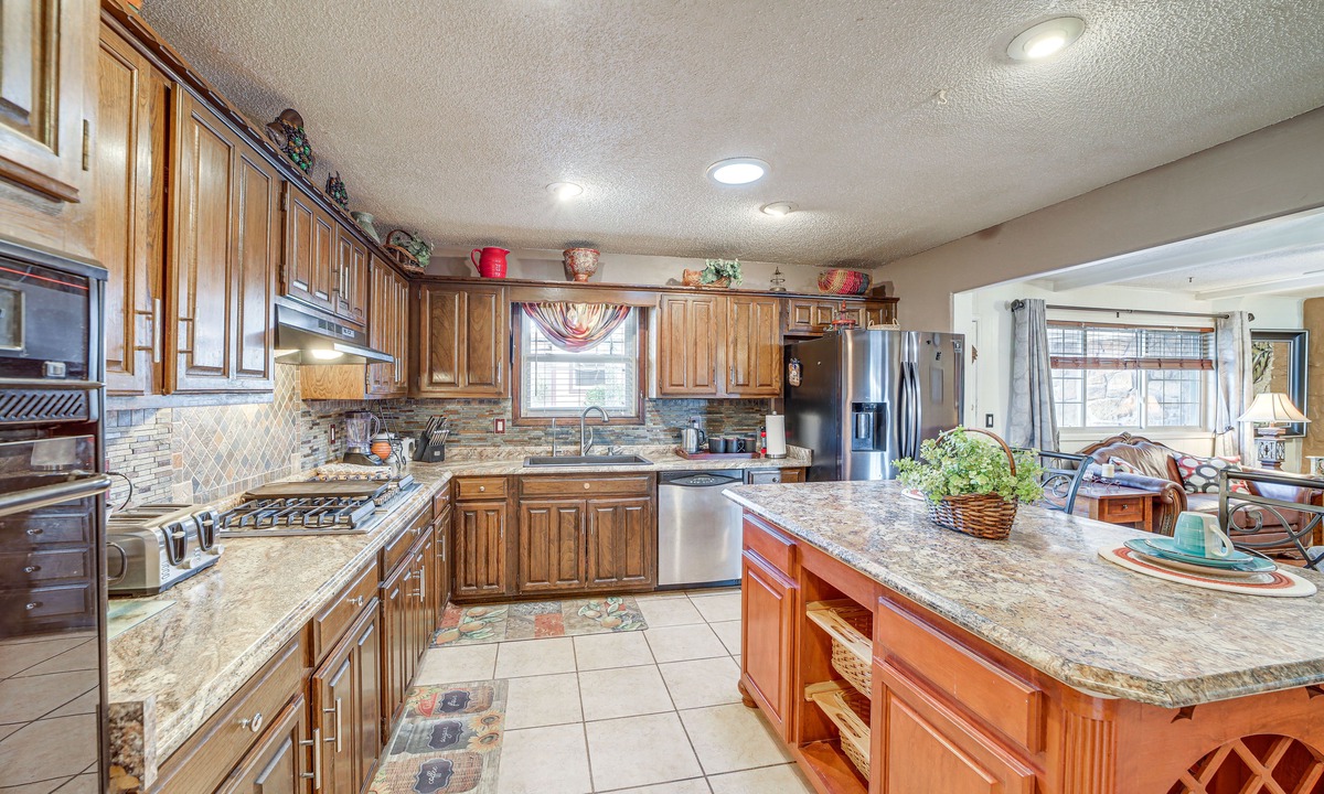 Tulsa House | Tulsa Home w/Outdoor Patio & Grill!