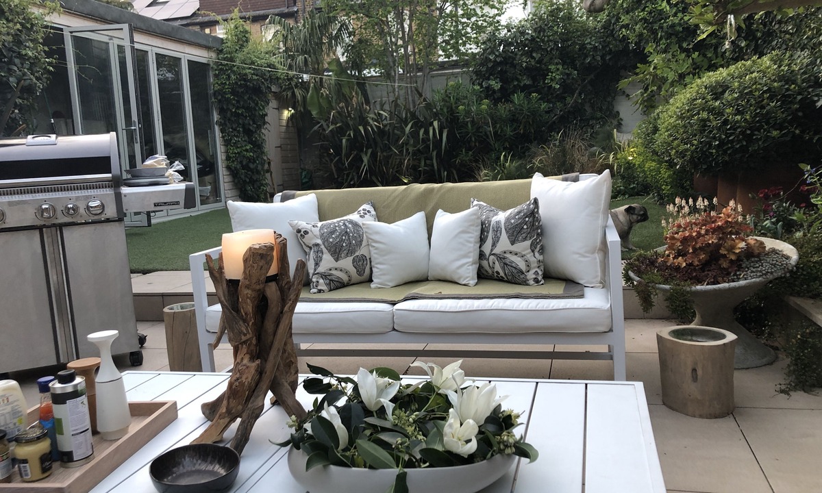 Northfield House | Edwardian town house, friendly safe London suburb, 20 minutes to central London