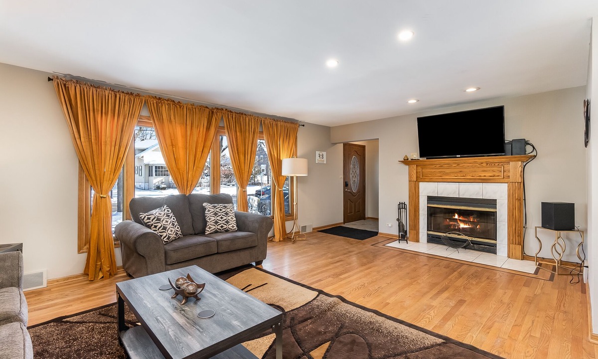 Leroy House | Saint John Indiana Rental