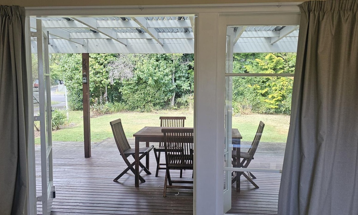 Holdens Bay House | Holden's Bay Hideaway MBT