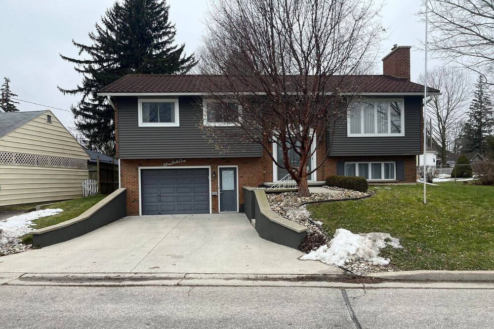 Tillsonburg Apartment | Generational Delight!!
