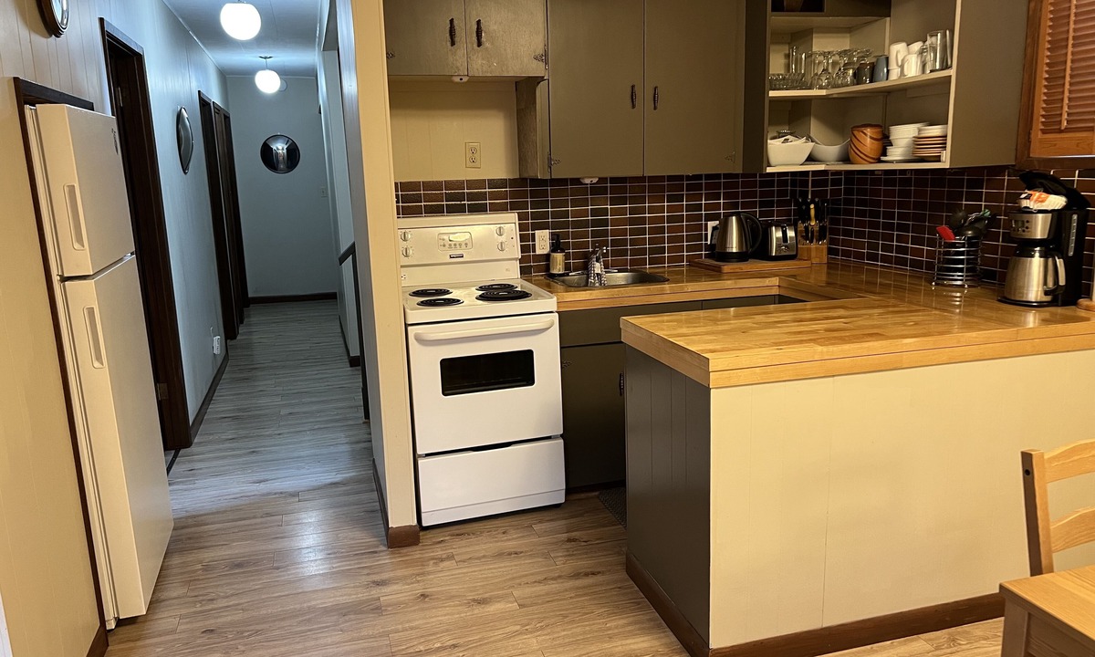 Kenora Apartment | Close to boat launches & Rec Centre