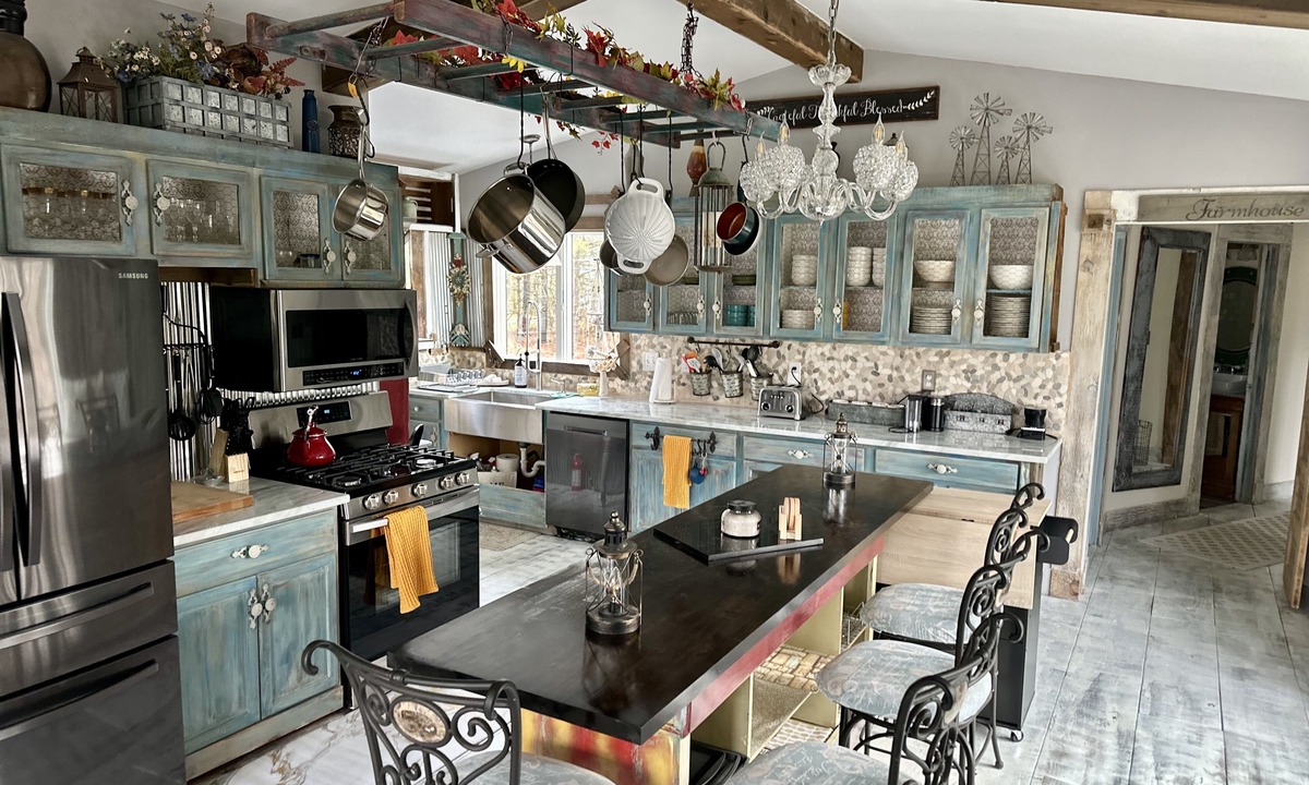 Boston Heights House | The Brupoppy Farm & Stay is farm located in the heart of Boston Heights Ohio.