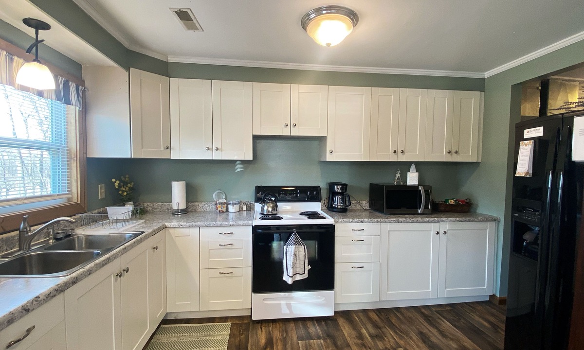 Painton Cottage | Cozy Cottage in a private location in a beautiful setting!