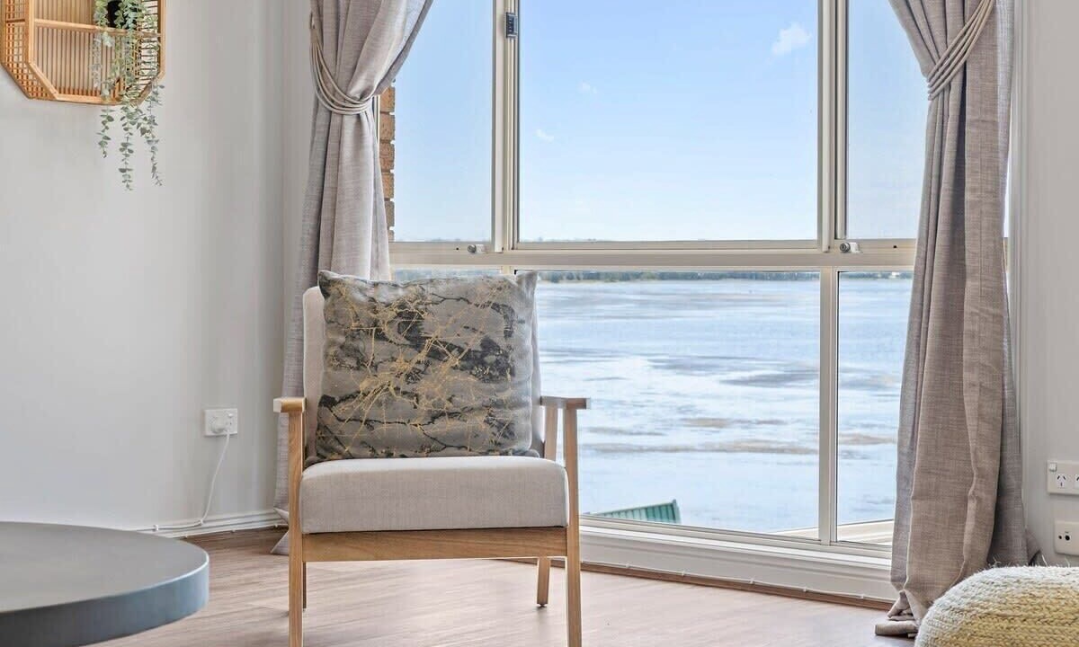 Charmhaven House | Kayak - Pool - Waterfront Paradise in Charmhaven