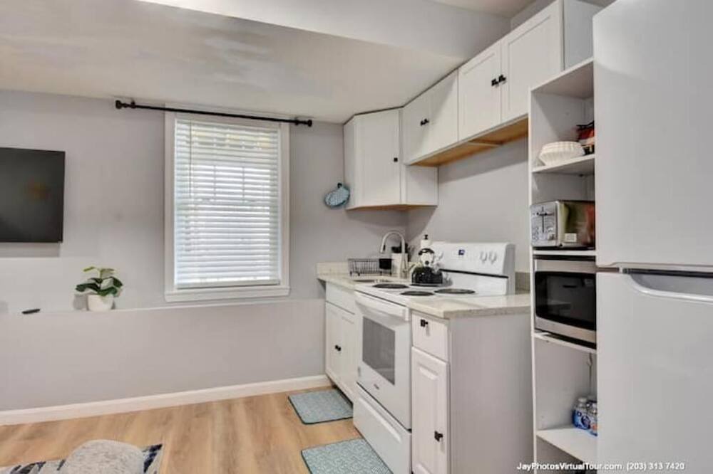 Webster Square House | Entire home with master bedroom