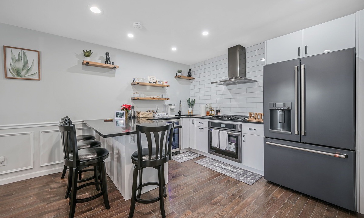 East Meadow Apartment | Luxury 1st fl Apartment