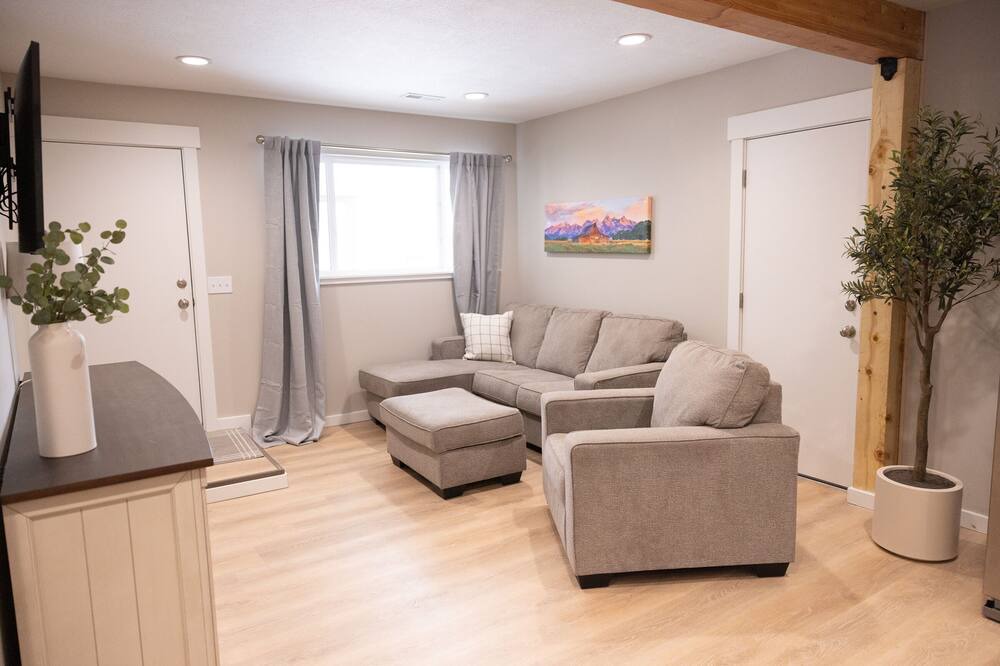 Frontier Condo | Discover Adventure in Kemmerer, WY! Remodeled VRBO with Attached Garage!