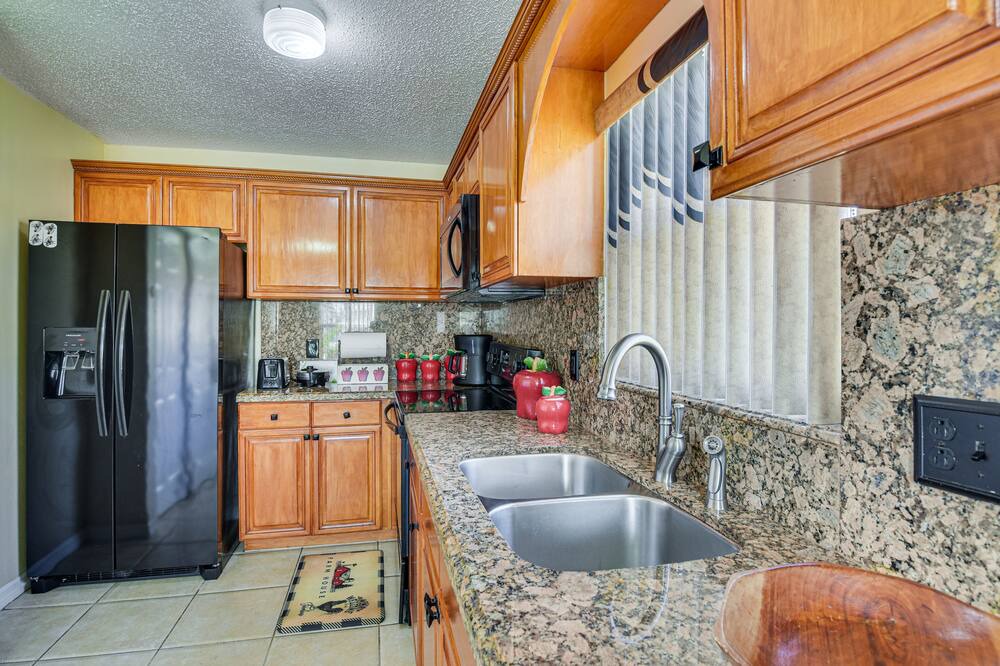 Pahokee House | Pahokee Vacation Rental < 1 Mi to Lake Okeechobee!