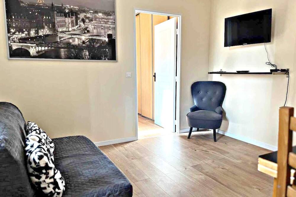 Villejuif Apartment | Homerez - Nice apartement for 4 ppl. at Villejuif