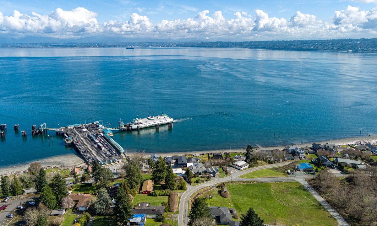 Clinton House | Ferry Vacation Rental