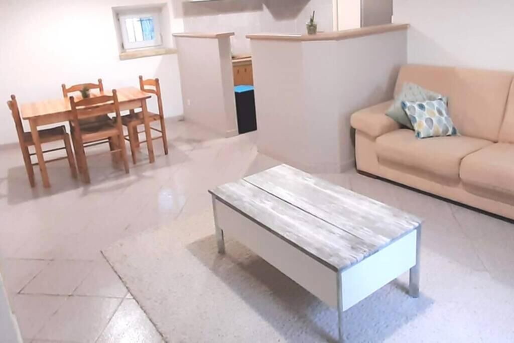 Rochegude House | Maison de Village 3 Chambres Avec Jardin Privatif et Stationnement
