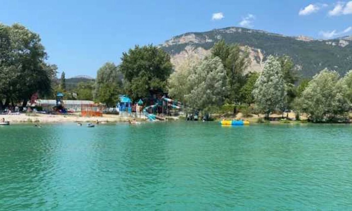 Chatillon-en-Diois House | Camping 3 étoiles - Piscine - eeeaca