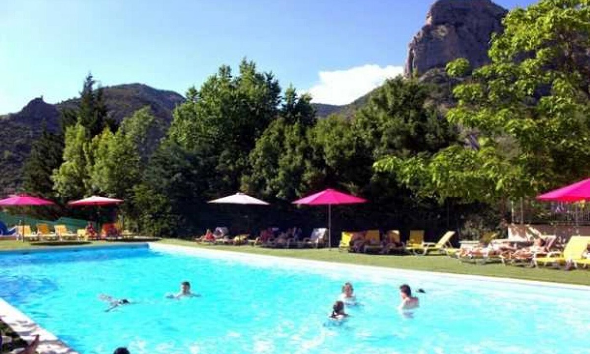 Orpierre House | Camping 4 étoiles - Piscine - eeeadh