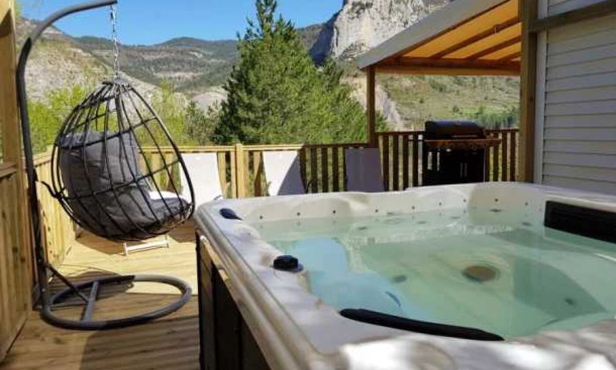 Orpierre House | Camping 4 étoiles - Piscine - eeeaeg