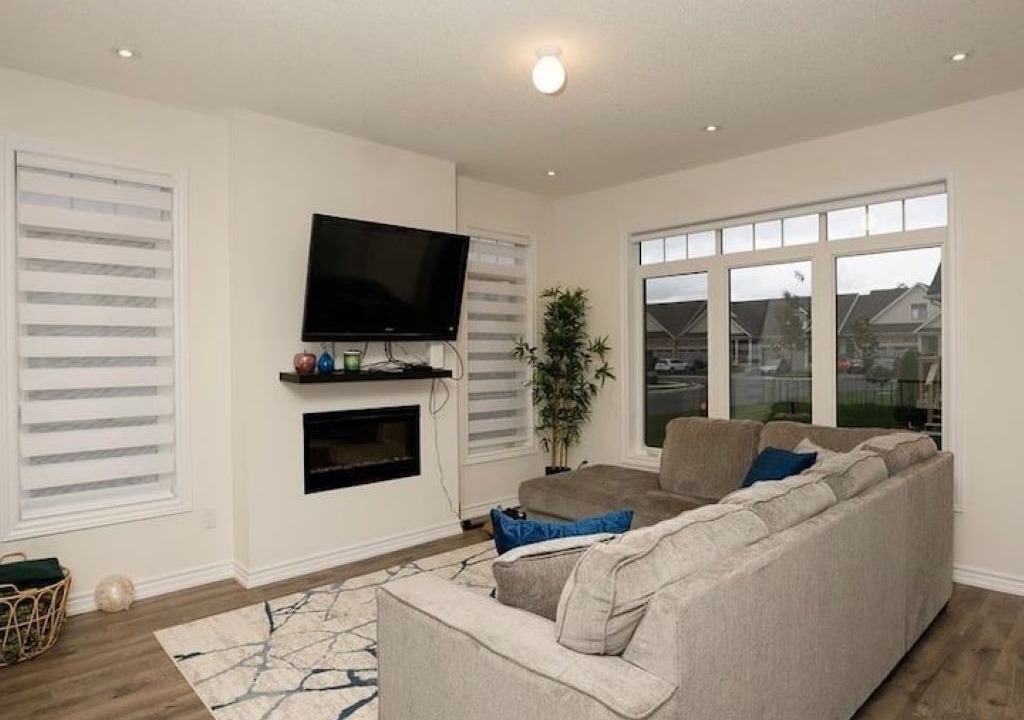 Wasaga Beach House | 2BED 2BATH NEW TOWN HOME