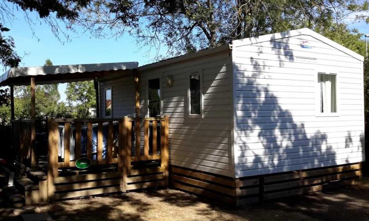 Autun House | Camping 3 étoiles - eeiiha