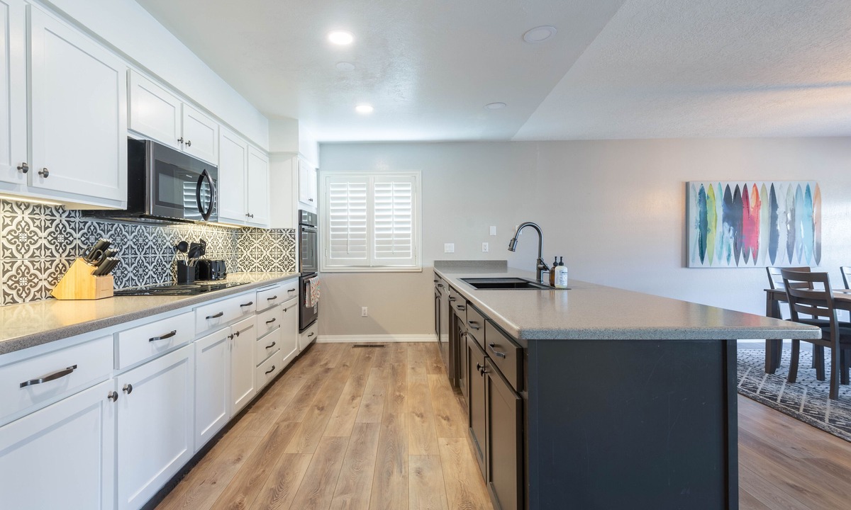 Northeast Heights House | Your ABQ Paradise: Spacious, Views, Pool & Hot Tub