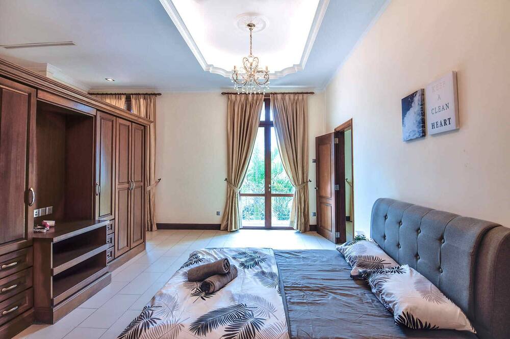 Ampang Apartment | A Chic & Spacious 5BR Unit in Ampang, FREE Parking