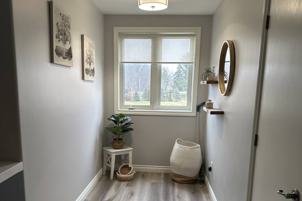 Straffordville Apartment | Relax in the Country retreat cozy apartment close to the lake.
