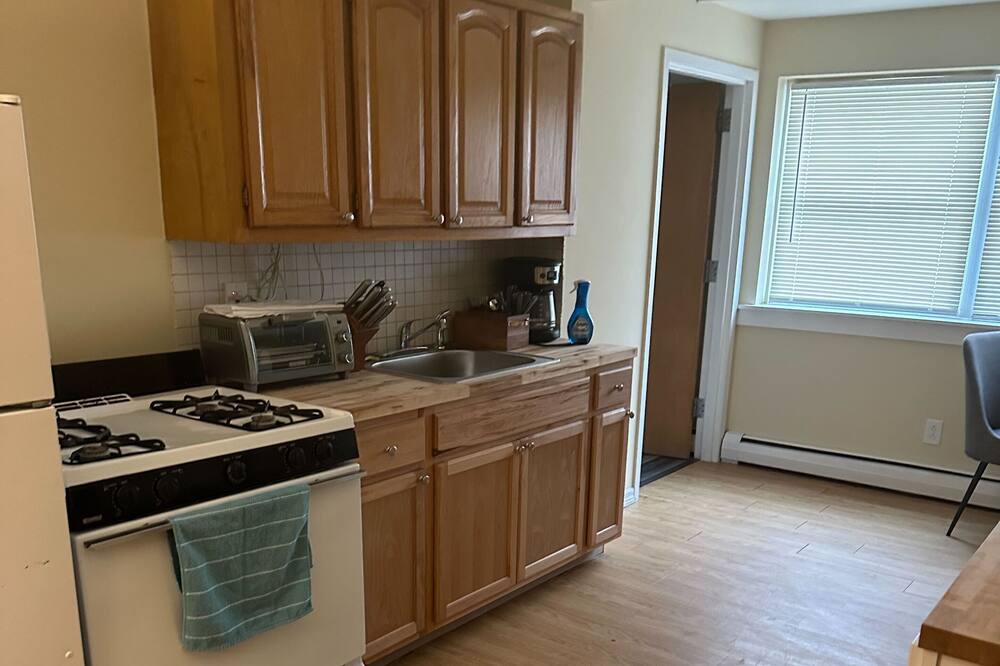 East Haven  Rutland County Apartment | Stylish Apartment with Fireplace