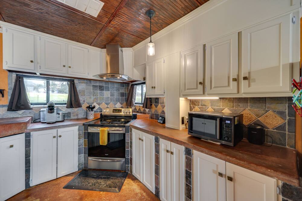 Spring Branch Villa | Pet-Friendly Spring Branch Villa Near Canyon Lake!