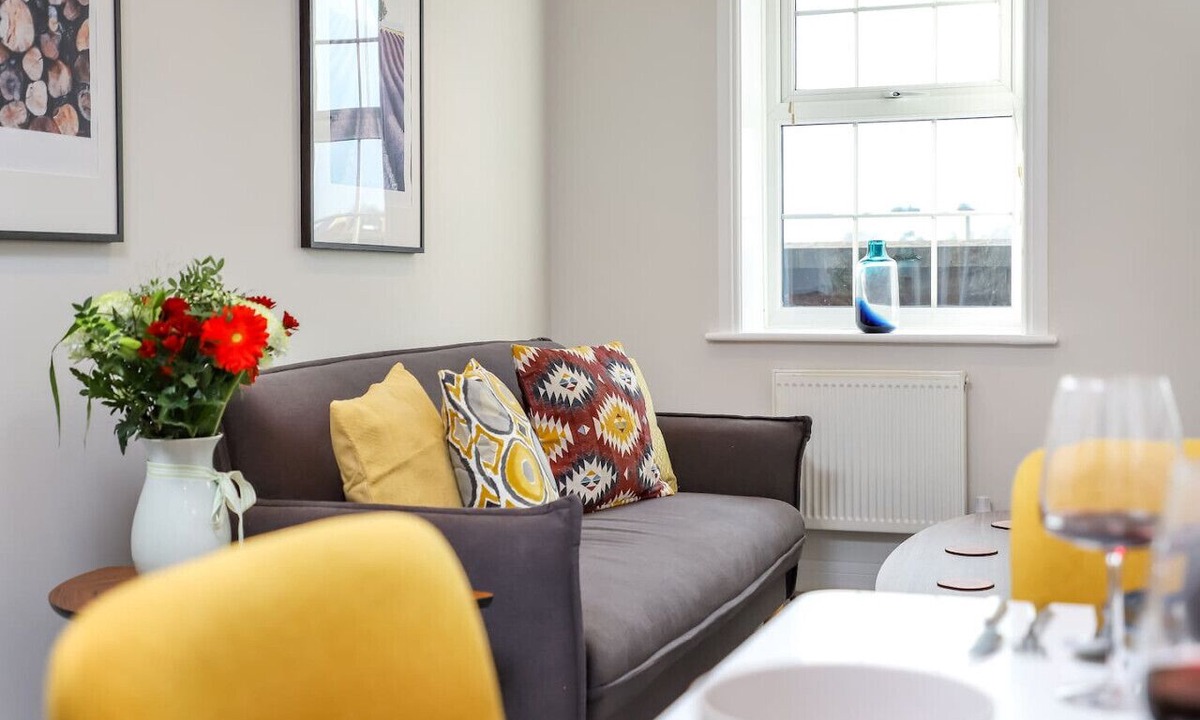 Andover Apartment | Beautiful Executive Apartment 3